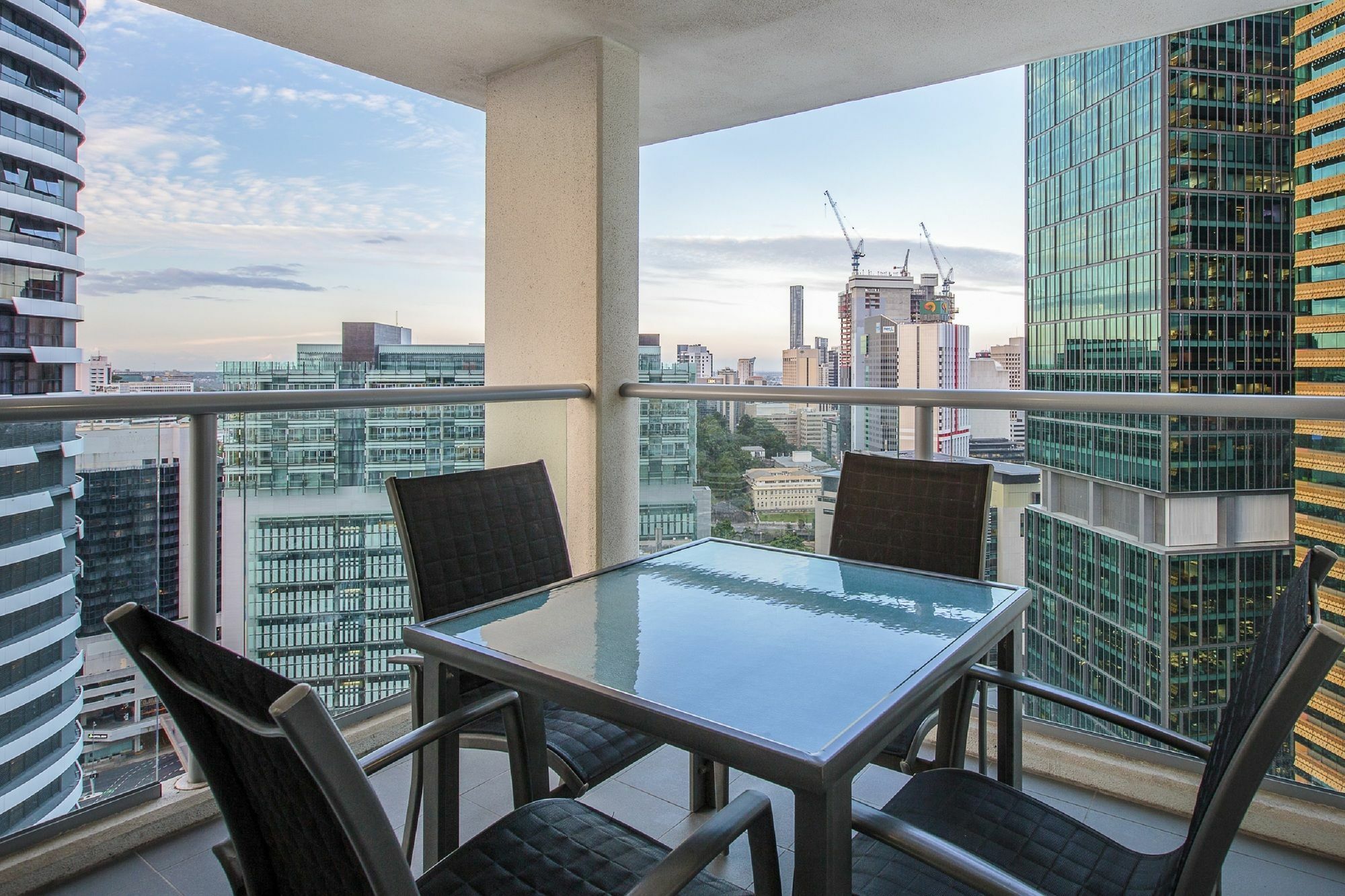 Evolution Aparthotel 4*